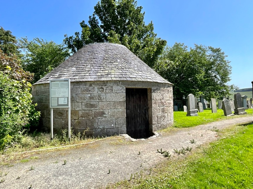 (203) Pitmedden House-Udny Green-Mort House Circular (Aberdeenshire)